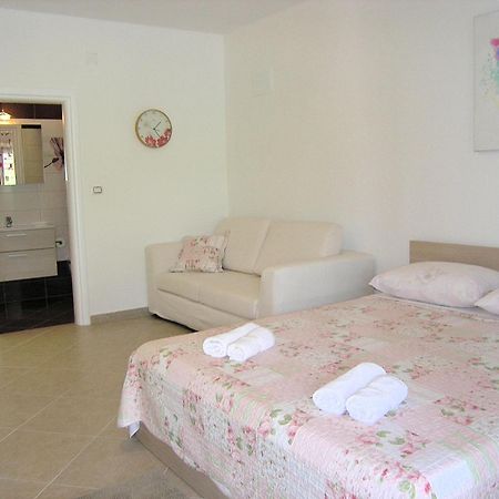 Apartments Iva Krk Town Luaran gambar