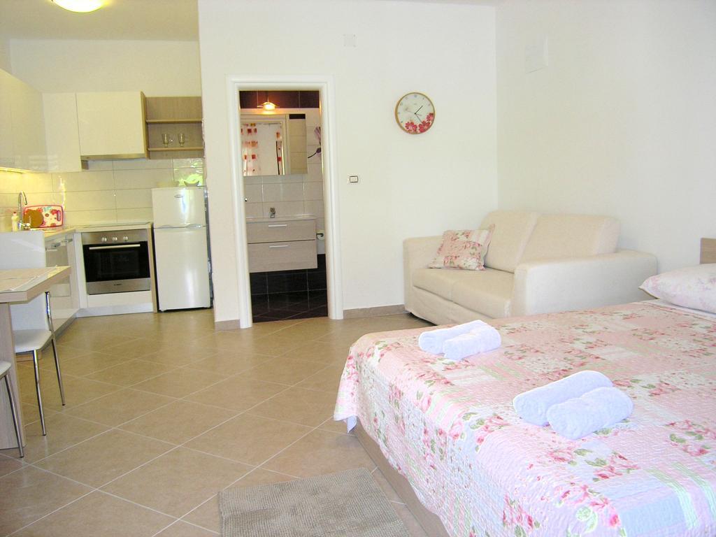Apartments Iva Krk Town Luaran gambar