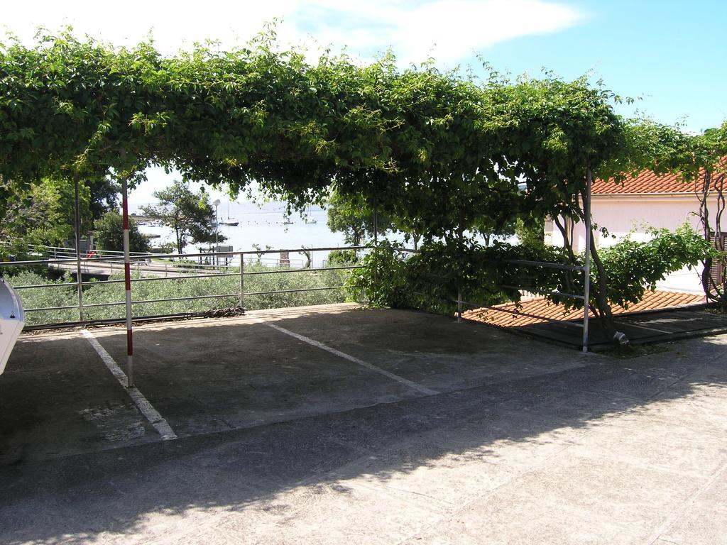 Apartments Iva Krk Town Luaran gambar