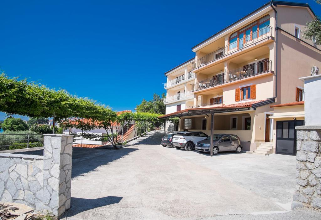 Apartments Iva Krk Town Luaran gambar