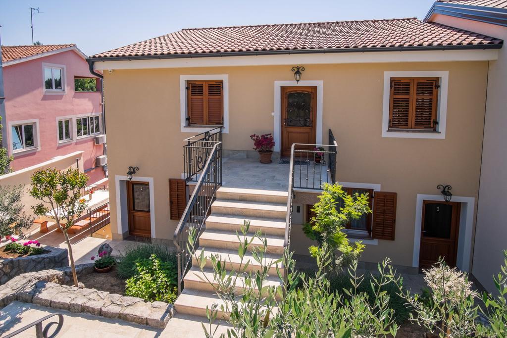 Apartments Iva Krk Town Luaran gambar