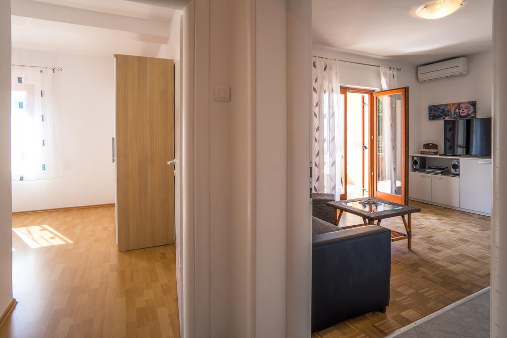 Apartments Iva Krk Town Luaran gambar
