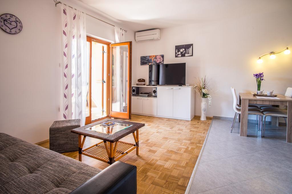Apartments Iva Krk Town Luaran gambar