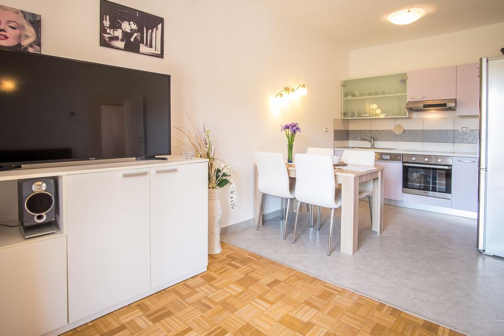 Apartments Iva Krk Town Luaran gambar
