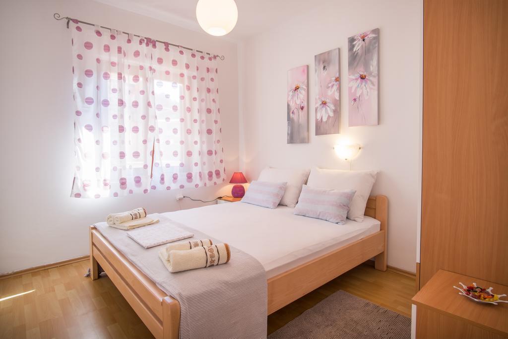Apartments Iva Krk Town Luaran gambar