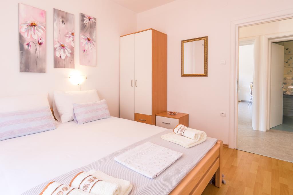 Apartments Iva Krk Town Luaran gambar