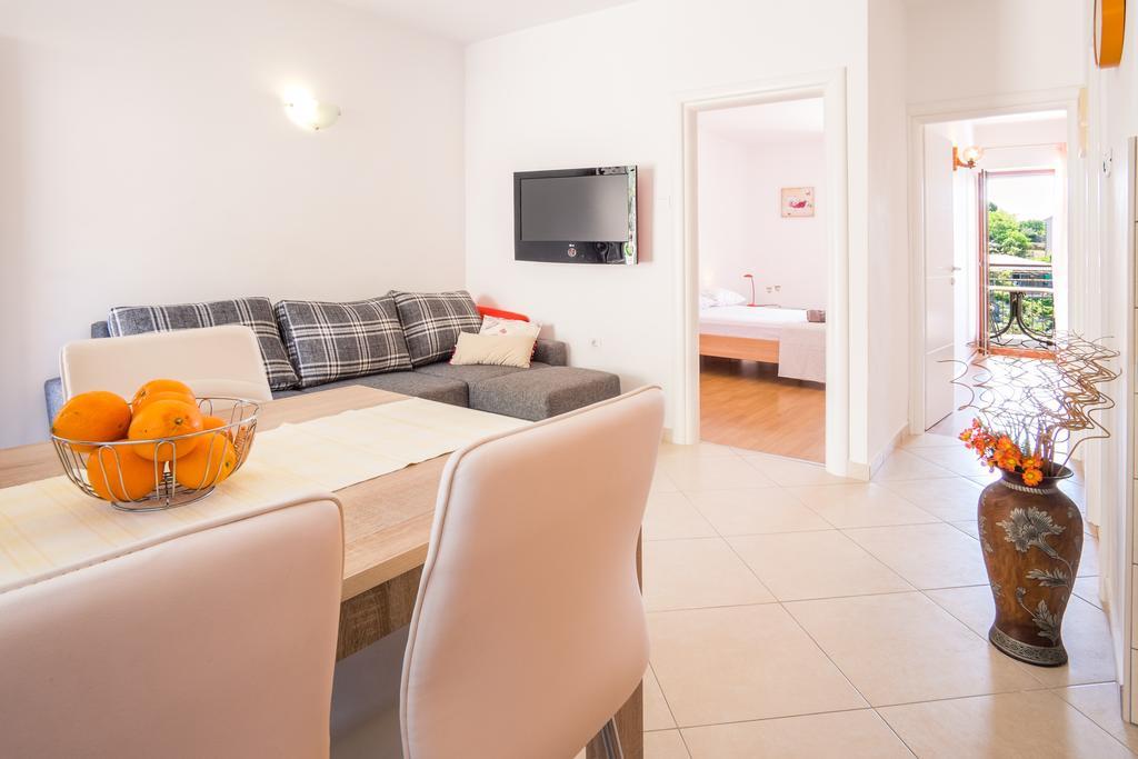 Apartments Iva Krk Town Luaran gambar