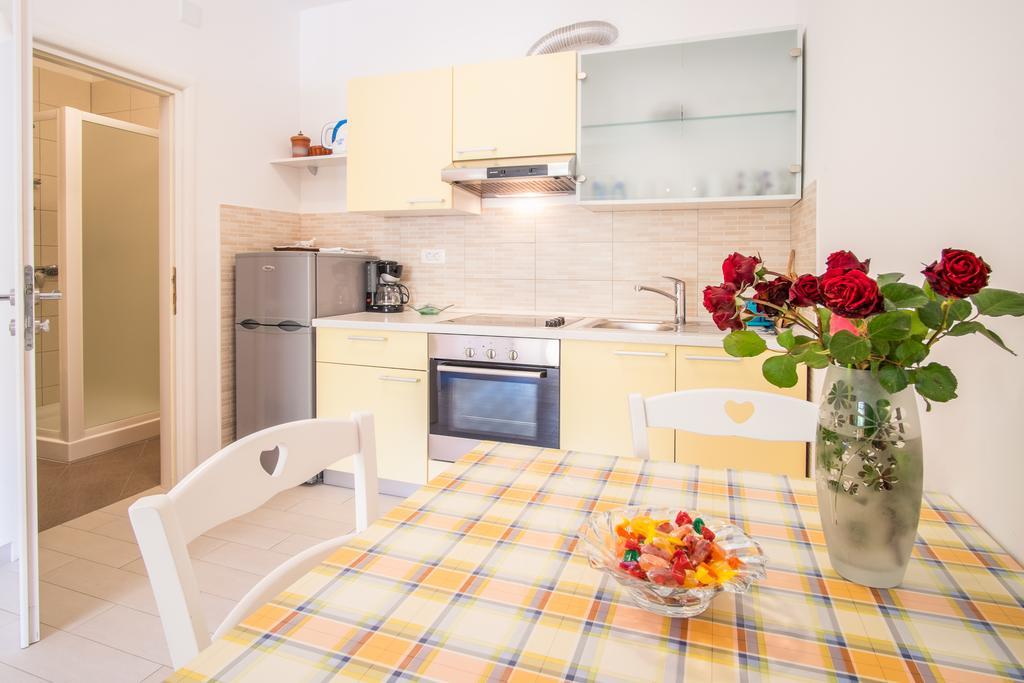 Apartments Iva Krk Town Luaran gambar
