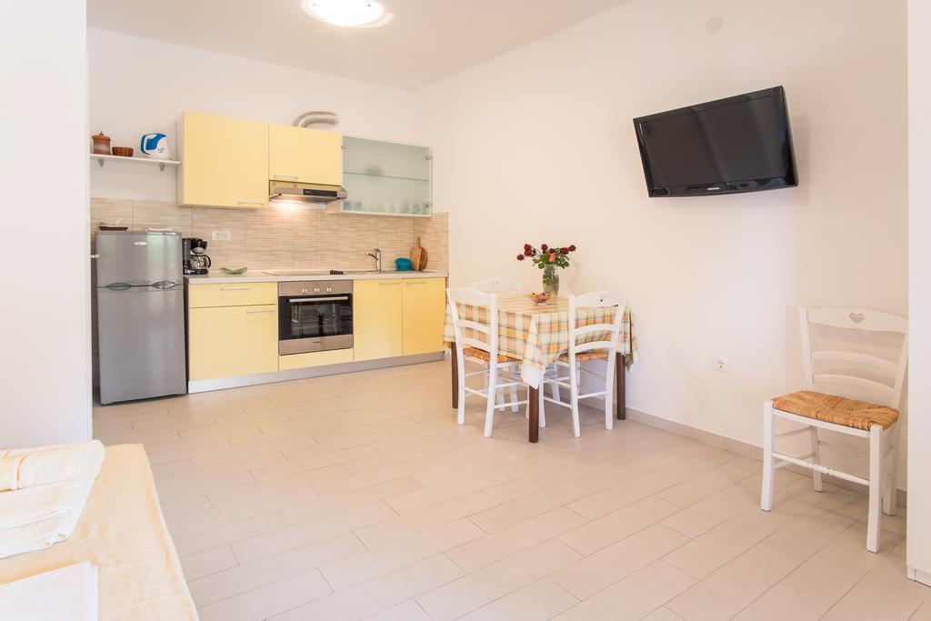Apartments Iva Krk Town Luaran gambar