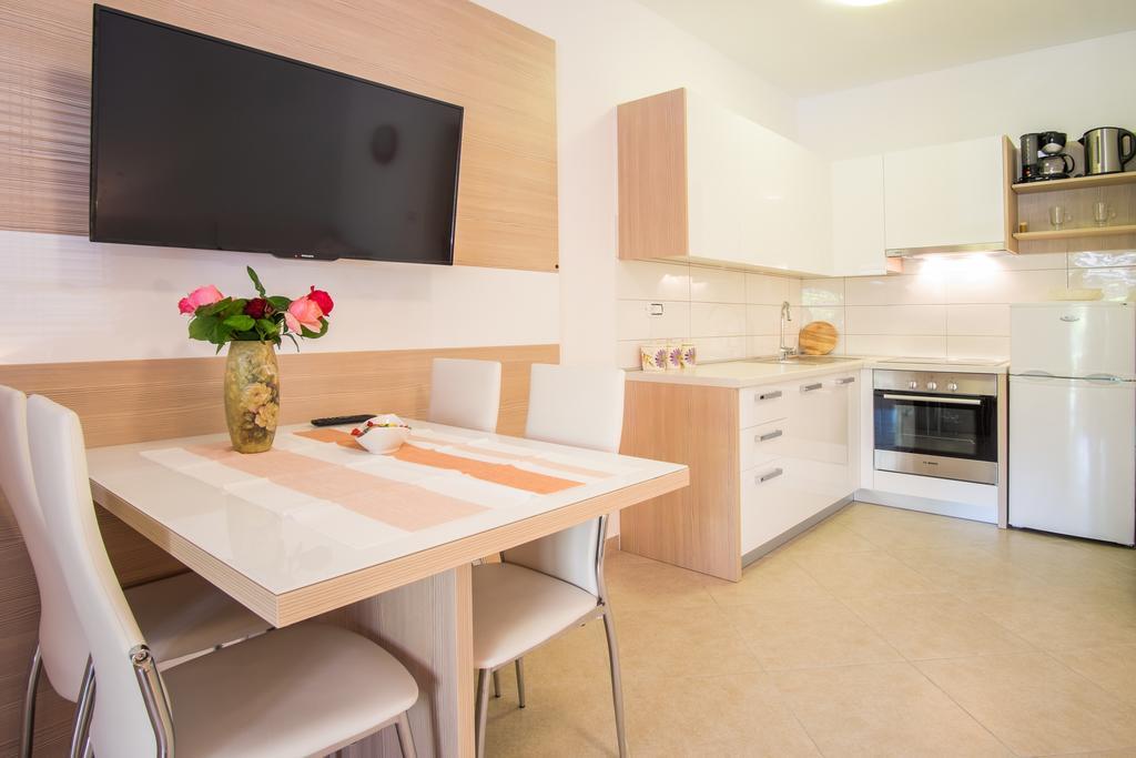 Apartments Iva Krk Town Luaran gambar